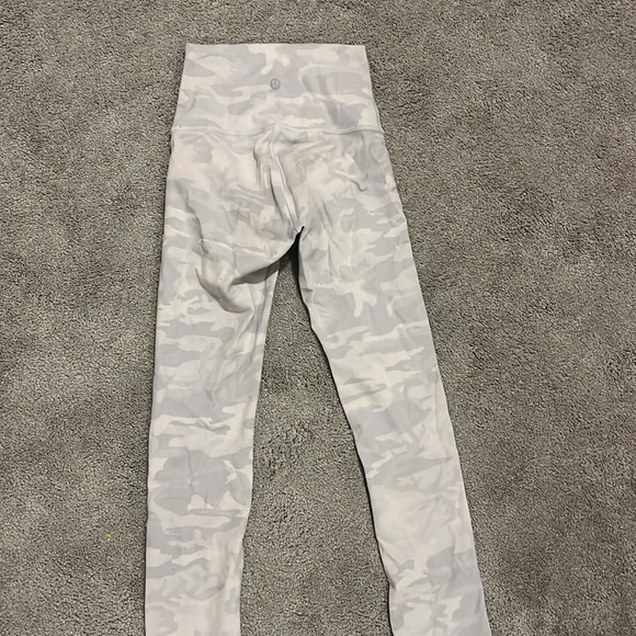 Lululemon Wunder under - Picture 2 of 2